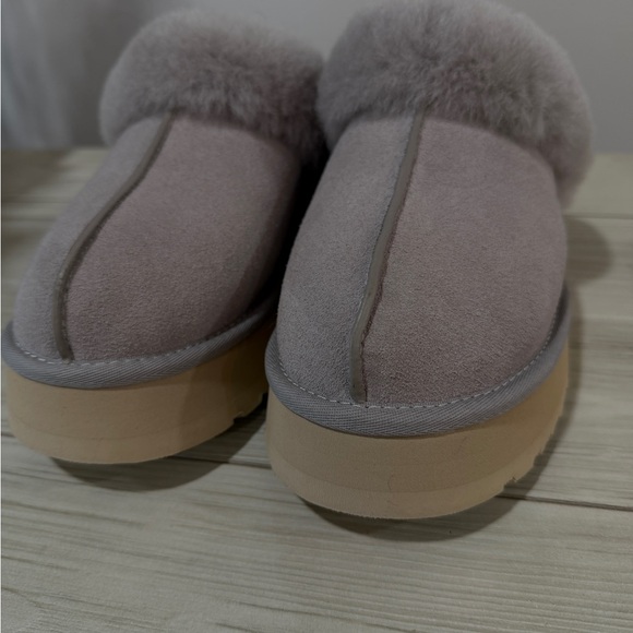 UGG Women's Gray Sheepskin Slippers - Picture 5 of 6